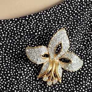 Iris Shaped Swarovski Brooch